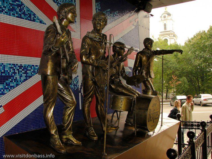 Смітники в Англії заспівали голосами «The Beatles»