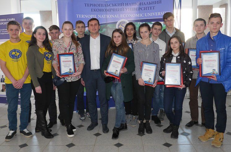 У  Тернополі понад 300 учнів з різних областей України взяли участь в інтелектуальному турнірі (ФОТО)