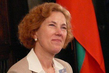 Екс-посол Болгарії у США поцупила косметику