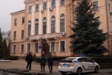 До Тернопільської міськради з обшуком завітали київські правоохоронці (ВІДЕО)
