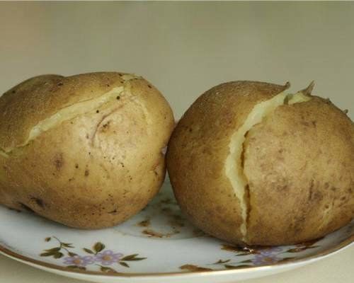 Картопля “в мундирі” – джерело вітамінів