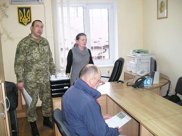 Безробітних Тернопільщини кличуть захищати порядок та кордони України (ФОТО)