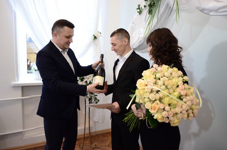 У Тернополі зареєстрували 28 «шлюб за добу» (ФОТО)