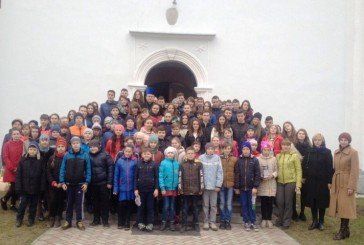 Шумським школярам провели урок-екскурсію у храмі Преображення Господнього, якому виповнюється 380 років (ФОТО)