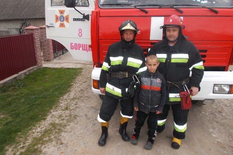 Борщівський район: пожежа у житловому будинку ледь не забрала життя двох малюків