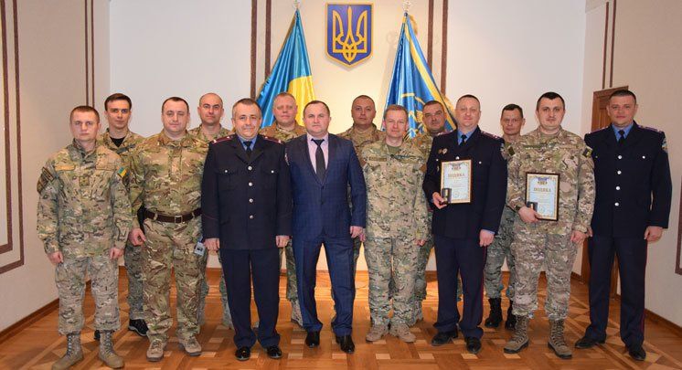 Працівників податкової міліції Тернопільщини, які проходили службу в АТО, нагородили медалями і подяками (ФОТО)