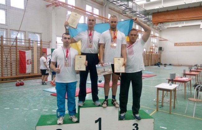 Збаражани – переможці чемпіонату Європи з гирьового спорту в Угорщині (ФОТО)