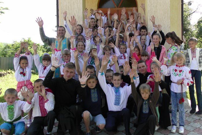Дітей і молодь Тернопільщини запрошують приєднатися до «Веселих канікул з Богом» (ГРАФІК ПРОВЕДЕННЯ КАТЕХИЗАЦІЇ)