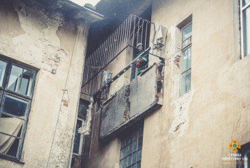 Через обвал балкону на комунальників у Бережанах завели кримінал
