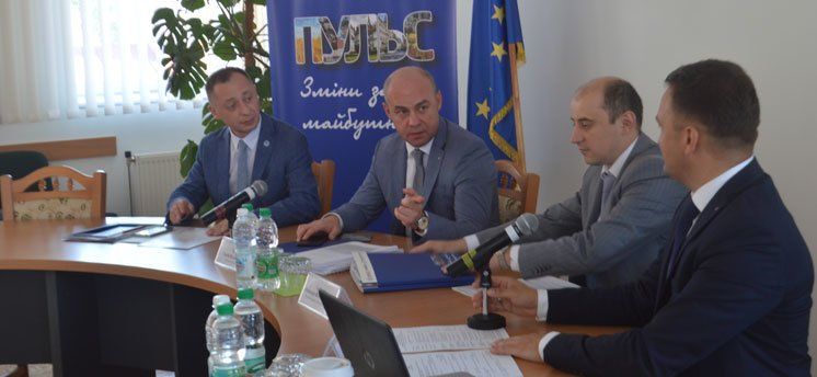 Міські голови з усієї країни обговорюють у Тернополі реформування ЖКГ (ФОТО)