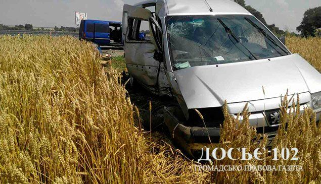 Семеро людей травмувалися в аварії на Збаражчині (ФОТО)