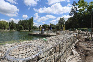 У Тернополі, біля острівка «Чайка», укріплюють аварійну підпірну стінку, яку не ремонтували 60 років