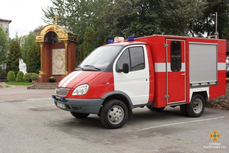 Литовські вогнеборці подарували колегам з Тернопільщини автомобіль першої допомоги (ФОТОРЕПОРТАЖ)