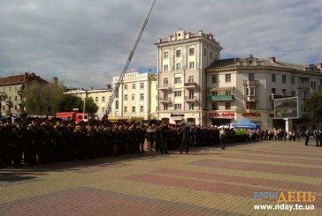У Тернополі на Театральному майдані святкують День рятувальника (фото)