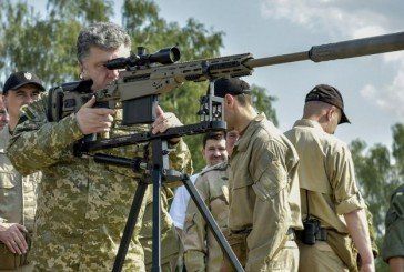 Президент Порошенко сам купує зброю і передає її армії (ІНФОРАФІКА)