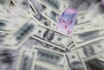 Тернопільський економіст Віталій Рудан: в Україні поза банками «ходять» понад $90 мільярдів