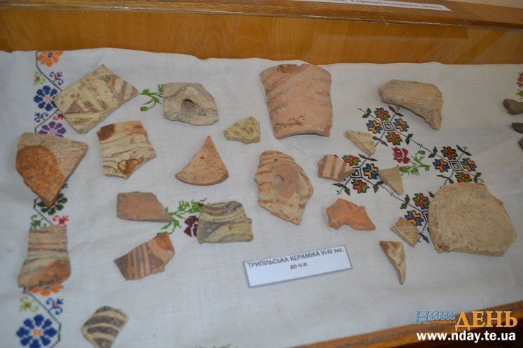 На території Тернопільського замку знайшли трипільську кераміку (ФОТО)