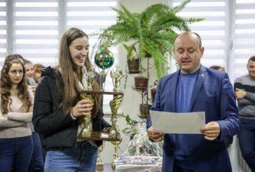 Ректор ТНЕУ привітав першокурсників факультету фінансів з перемогою у «Студентській лірі-2017» (ФОТО)
