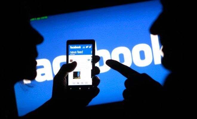 «Facebook» звинуватили у прослуховуванні