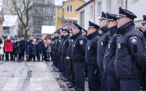 У Тернополі на вірність українському народу присягнули 49 патрульних поліцейських (ФОТО)
