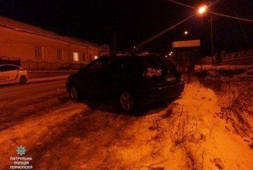 У Тернополі нетверезий водій на «Лексусі» збив подружжя на зупинці громадського транспорту (ФОТО)