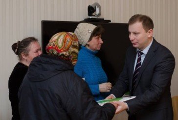 Керівник Тернопільщини вручив документи на землю ще трьом сім’ям учасників АТО (ФОТО)