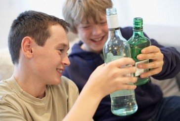 У Литві заборонено вживати алкоголь молоді до 20 років