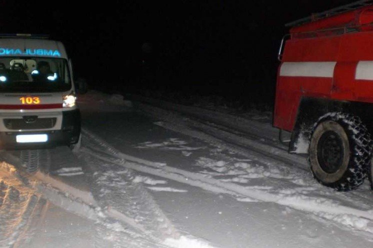 Шляховики Тернопільщини з початку негоди допомогли вибратись зі снігової пастки майже сотні автомобілів