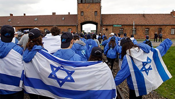 Скандал між Польщею та Ізраїлем: поляки звинуватили українців у Голокості