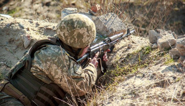 “Тиша” на Донбасі: бойовики били зі 152 калібру, один боєць загинув