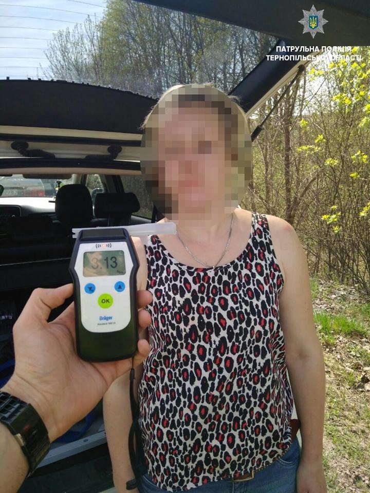 На Теребовлянщині жінка сіла за кермо авто з нормою алкоголю яка перевищувала допустиму у 16 разів (ФОТО)