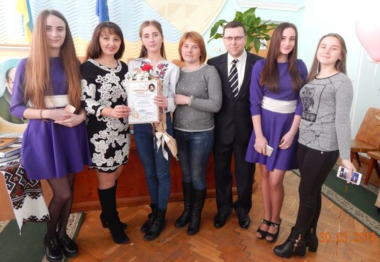 Десятикласниця Тетяна Барва перемогла у дев’ятому районному конкурсі «Володар слова 2018» (ФОТО)