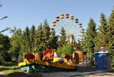 На початку травня у парках Тернополя запрацюють 17 атракціонів (ПЕРЕЛІК, ЦІНИ)