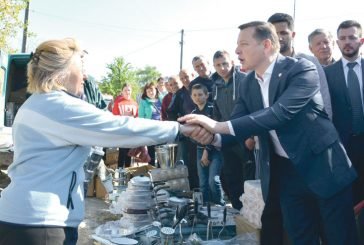 Лідер Радикальної партії Олег Ляшко на Тернопільщині прийшов на базар, щоб почути проблеми простих людей (ФОТО)