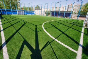 Біля тернопільської школи облаштують сучасне футбольне поле зі штучним покриттям