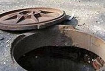 У Тернополі спіймали викрадачів каналізаційного люку