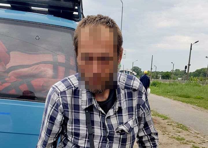 У Києві поліція затримала чоловіка за неправдиве повідомлення про замінування автобуса: хотів помститися водієві