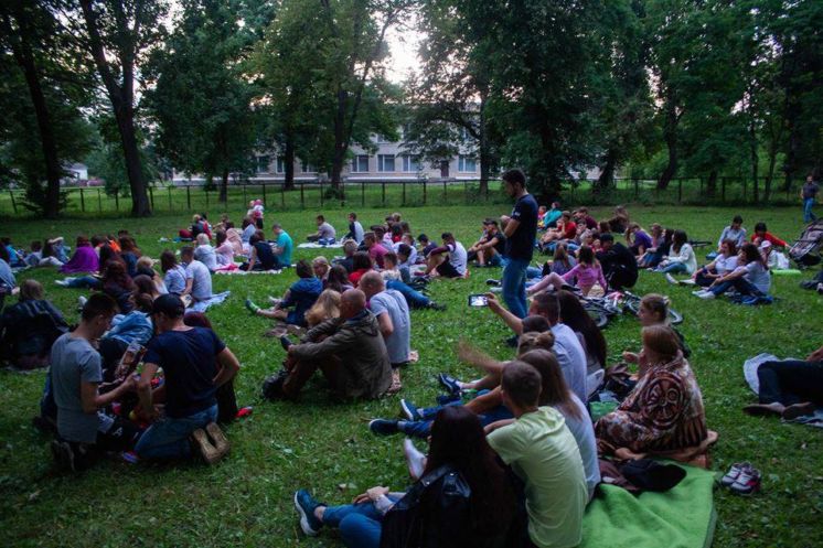 У міському парку Шумська відбувся перший кінопоказ під відкритим небом (ФОТО)
