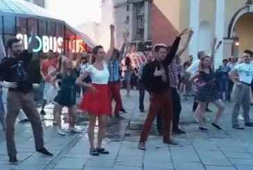 Фанати бугі-вугі влаштували запальний флешмоб на Майдані (ВІДЕО)