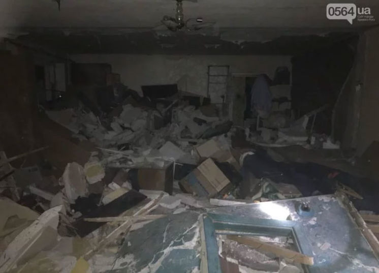 Потужний вибух в житловому будинку Кривого Рогу: багато постраждалих та “швидких” (ФОТО, ВІДЕО)