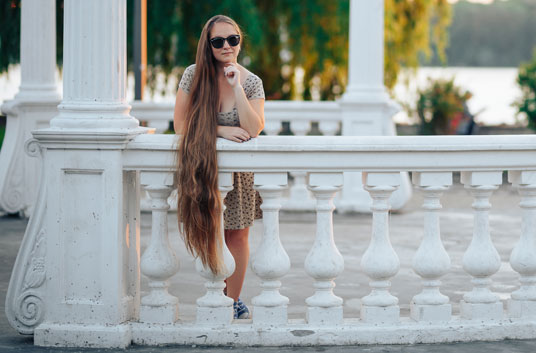 У тернополянки Мар’яни Кравчук волосся завдовжки 1 метр 30 сантиметрів (ФОТО)