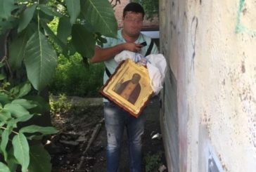 На Київщині поліція затримала злодія який викрав з церкви ікону (ФОТО)