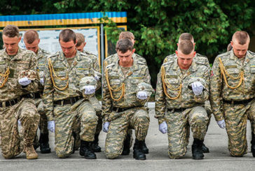 Випускники Центру підготовки офіцерів запасу ТНЕУ присягнули на вірність українському народові (ФОТОРЕПОРТАЖ)