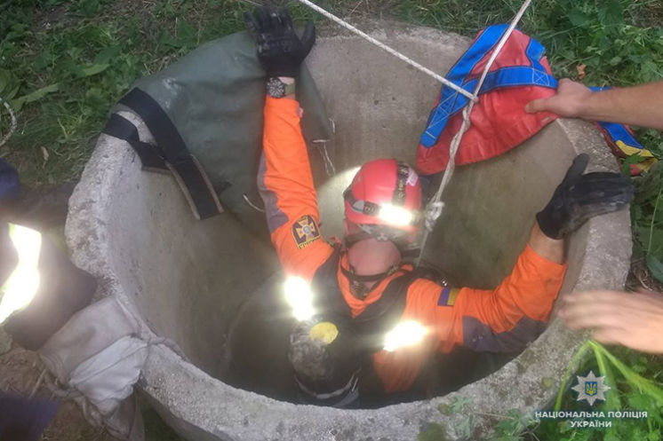 На Шумщині чоловік загинув звалившись у колодязь глибиною 57 метрів (ФОТО)