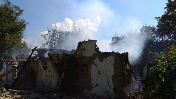 На Полтавщині у будинку вибухнув газовий балон: будівля повністю зруйнована, люди у лікарні
