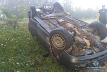На Тернопільщині у результаті карколомної аварії до лікарні потрапили водій та двоє дітей (ФОТО)