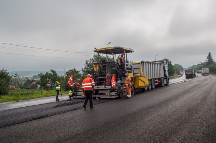 На 100 тисяч дорожче: на Тернопільщині викрили завищену вартість ремонту доріг
