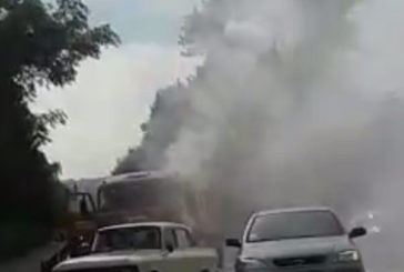 У Тернополі, поблизу Микулинецького кладовища, горить вантажівка (ВІДЕО)