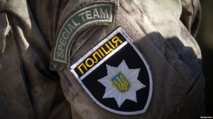 Київська поліція затримала 40 людей: у них виявили гумові палиці і зброю