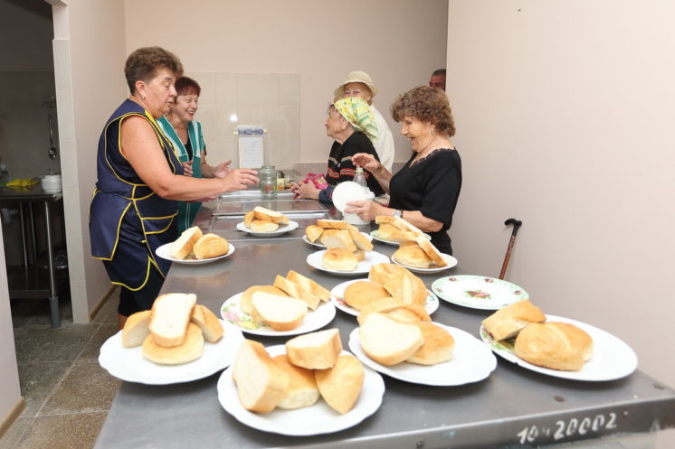 У Тернополі відкрили після ремонту благодійну їдальню (ФОТО)
